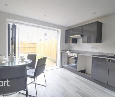 2 bedroom terraced house to rent - Photo 4