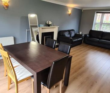 5 bedroom detached house to rent - Photo 2