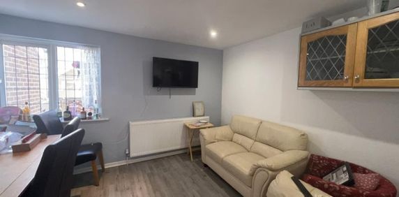 Springfield, Littleover, DERBY - Photo 2