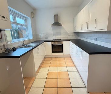 3 bedroom terraced house to rent - Photo 6