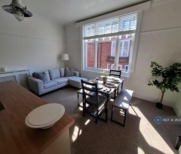 1 bedroom in a flat share to rent - Photo 5