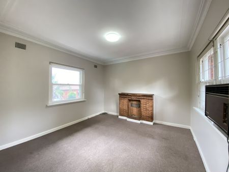 2 BEDROOM FLAT - Photo 3