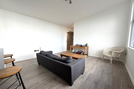 3 bedroom apartment to rent - Photo 5