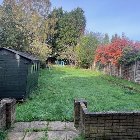 Elgar Avenue - Photo 4