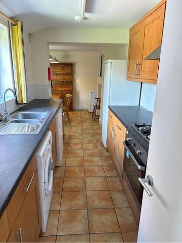 1 bedroom in a house share to rent - Photo 4