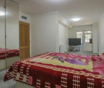 Beverley Way, Wimbledon, SW20 - Photo 1