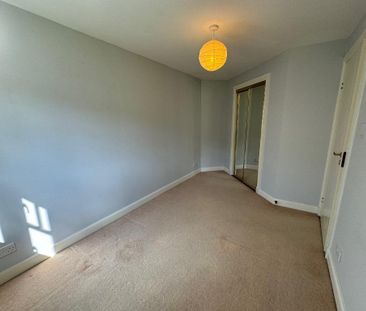 3 bedroom flat to rent - Photo 6
