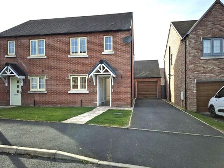 3 bedroom semi-detached house to rent - Photo 2