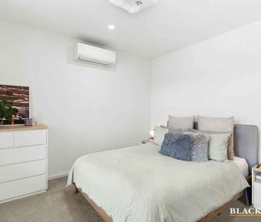 Furnished - Modern Luxury Nestled in Tuggeranong - Photo 5