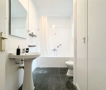 Carrer del Rosselló, Barcelona, Catalonia 08008 - Photo 5