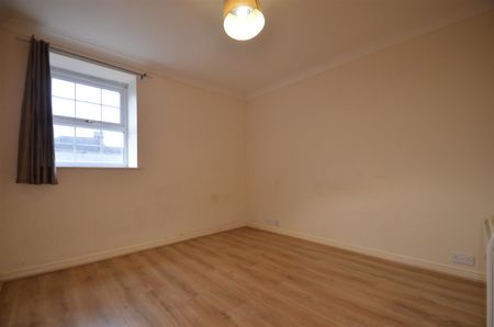 2 bedroom apartment - Photo 5
