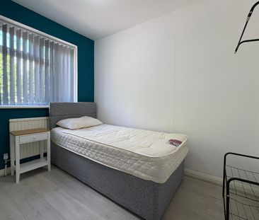 Colham Avenue, West Drayton, UB7 8EU - Photo 4