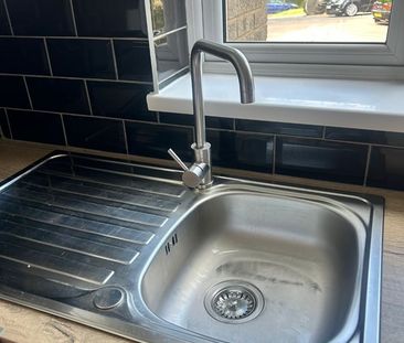 1 Bed Semi-Detached House, Sharpley Drive, LE4 - Photo 3