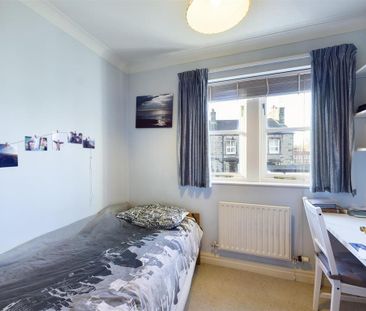 3 bedroom private hall to rent - Photo 6