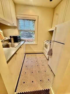 1469 McRae Ave, Vancouver, BC V6H 3K3, Canada - Photo 4