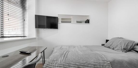 6 bedroom house to rent - Photo 2