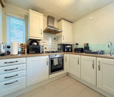 3 bedroom link detached house to rent - Photo 4