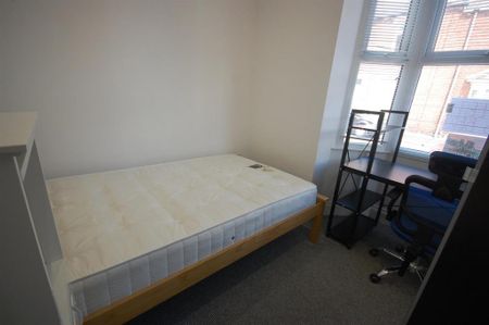 5 bedroom terraced house to rent - Photo 4