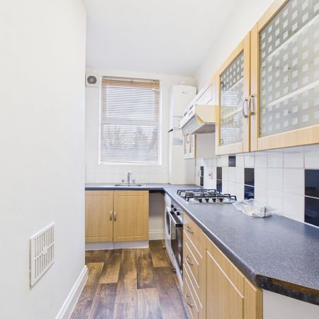 1 Bed Flat, Craven Park Road, NW10 - Photo 3