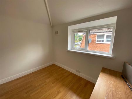 3 bedroom semi-detached house to rent - Photo 3