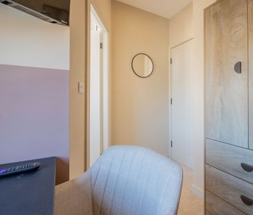 1 Bedroom - Photo 2
