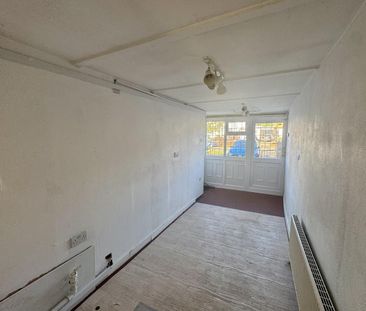 Spies Lane, Halesowen, West Midlands - Photo 5