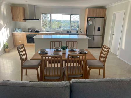 Rare Rental Opportunity – Space, Parking & Flexibility for Families - Photo 2