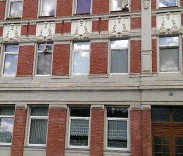 Ganz frisch eingetroffen - 4-Zimmer-DG-Whg - Bad mit Fenster, Wanne... - Foto 1