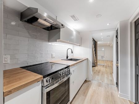 For Lease - 371 McRoberts Avenue Unit# Lower, Toronto, Ontario - Photo 3