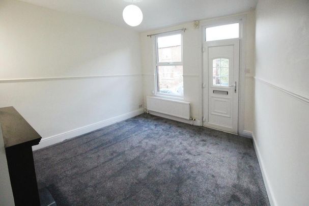 3 bedroom end of terrace house to rent - Photo 1
