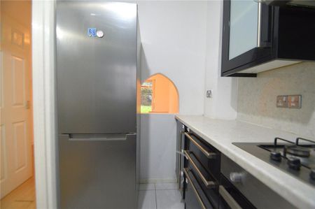 2 bedroom end of terrace house to rent - Photo 2