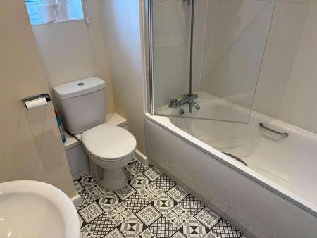 Fernhill Avenue, Weymouth, DT4 - Photo 2