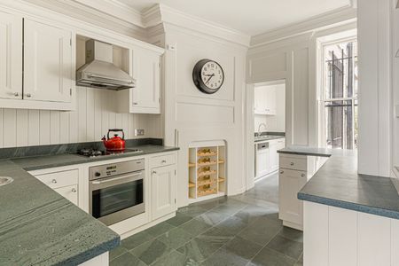 Beautiful apartment in exclusive serviced residence in central London - Photo 5