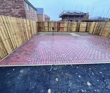 3 bedroom end of terrace house to rent - Photo 4