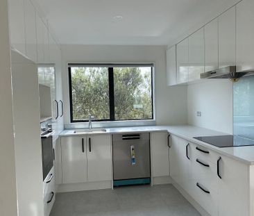 Spacious Terrace House in Henderson - Photo 5