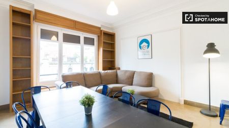 barcelona, Catalonia 08021 - Photo 3