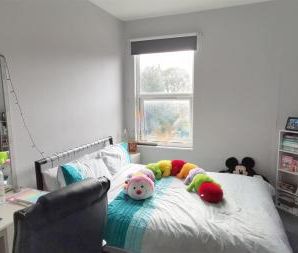 4 bedroom Terraced House To Let - Photo 5