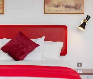 Roland Gardens - Photo 3