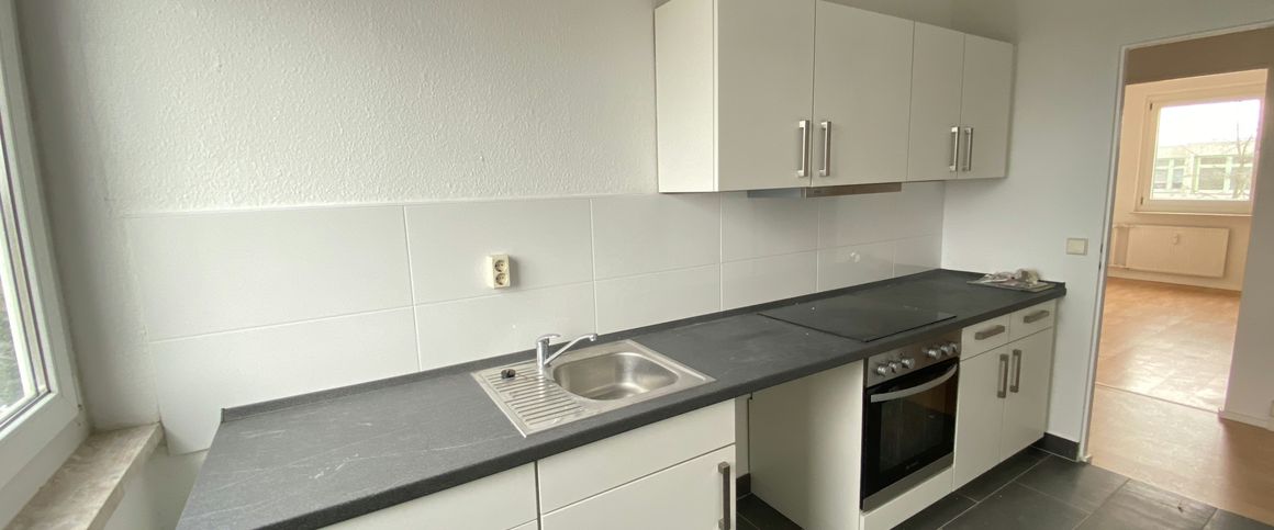 Charmante 3 Raum Wohnung mit Einbauküche - Photo 1