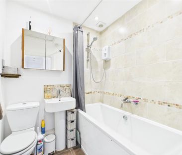 2 bedroom maisonette to rent - Photo 2