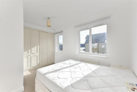4 bedroom apartment to rent - Photo 4
