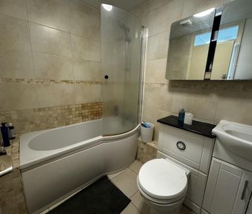 1 bedroom in a house share to rent - Photo 5