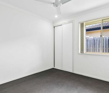 CENTRAL HERVEY BAY - SPACIOUS HOME - Photo 5