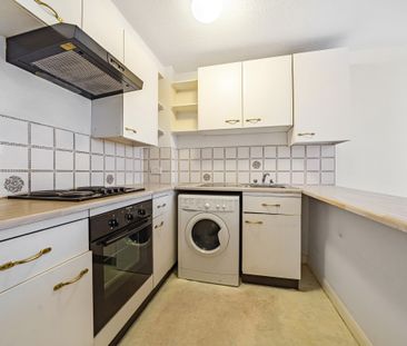 Rotherwood Close, Wimbledon, London, SW20 - Photo 1