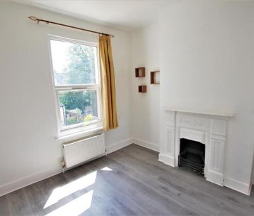 4 bedroom terraced house to rent - Photo 2