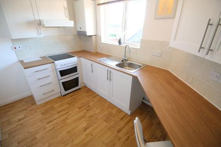 2 bedroom flat to rent - Photo 4
