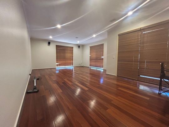 Parkside Living with Space, Comfort & Convenience! - Photo 1