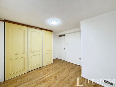 3 bedroom apartment to rent Milwards, Harlow, Essex, CM19 - Photo 5