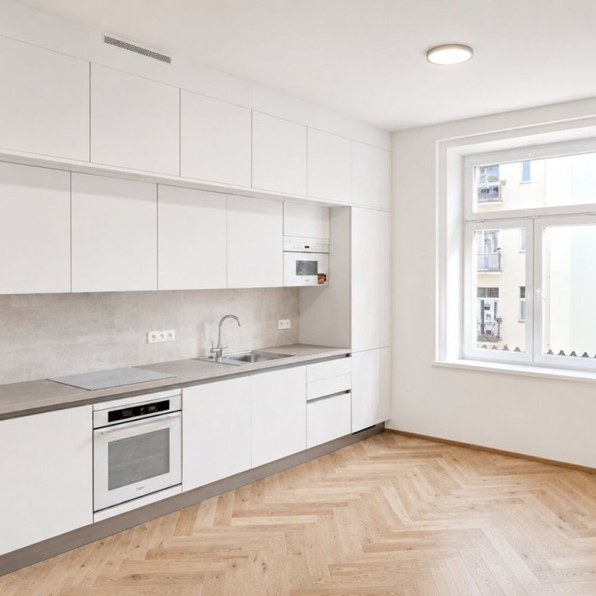 Pronájem bytu 1+kk a garsoniéry 30 m² - Fotografie 1