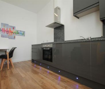 2 bedroom apartment to rent - Photo 6